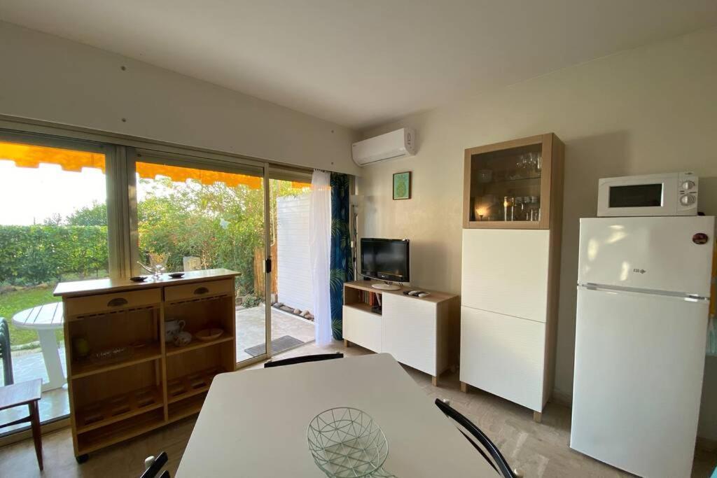 C037-Nice Studio With Garden And Parking - Near Beach カンヌ エクステリア 写真